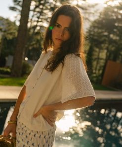 Alternative view of Chaqueta de verano blanca con manga calada